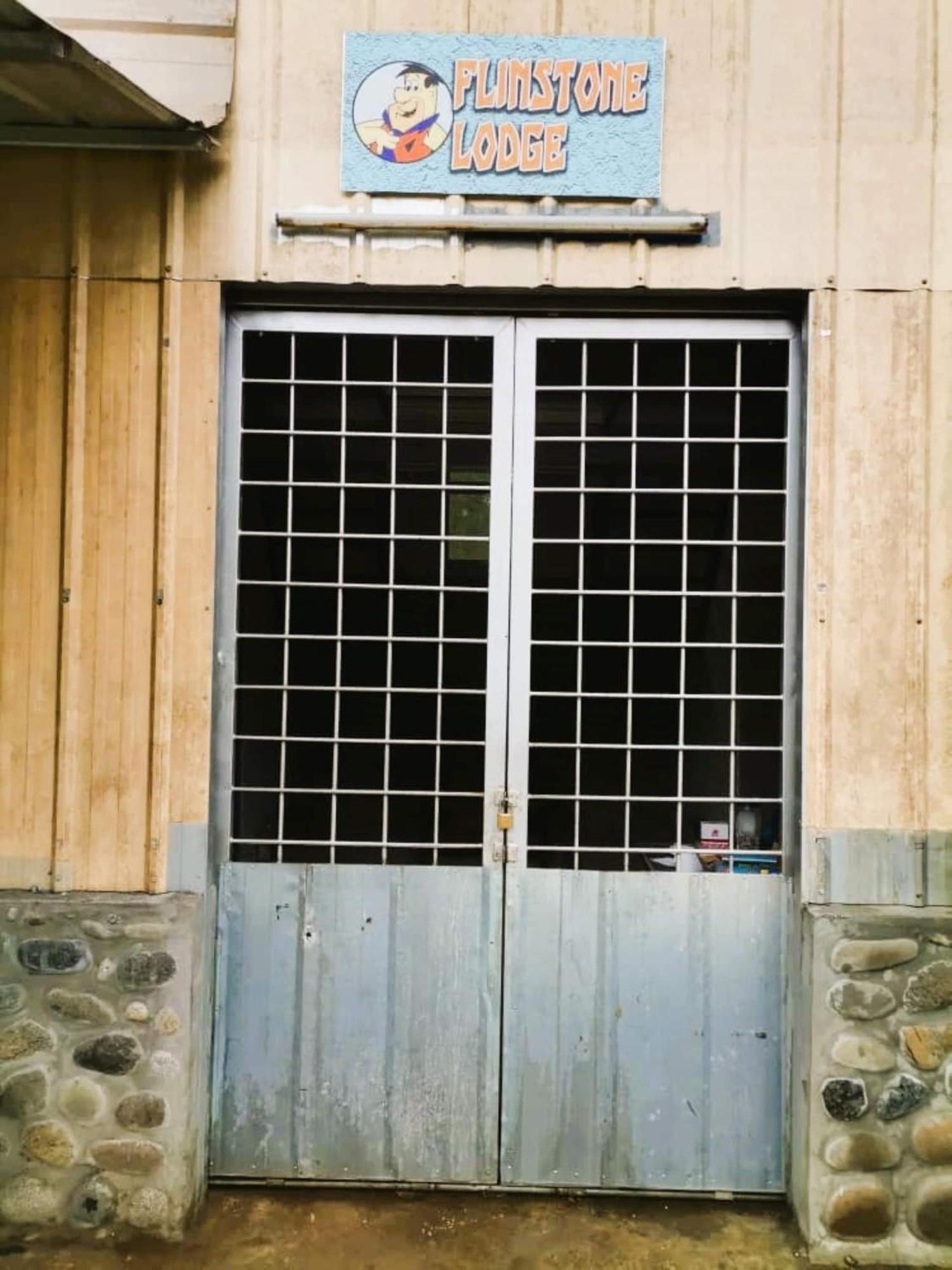 Oyo Home 90491 Flinstone Lodge Kota Kinabalu Exterior photo